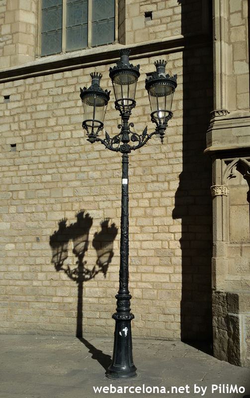 Schatten auf der Santa Maria del Mar Basilika
