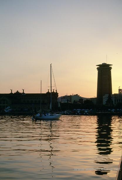 Port Vell and Colon building
