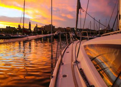 Barcelona exclusive sunset sailing experience