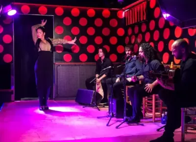 Barrio Gótico y Espectáculo Flamenco para grupo reducido