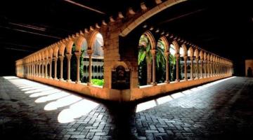 The magic hour in the Monastery of Pedralbes