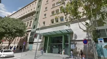Hospital Clínic, entrada calle Villarroel - Photo by Google